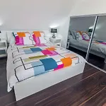 De By Interhome Brest