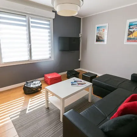 De By Interhome * Brest