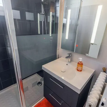 De By Interhome *