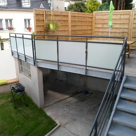 De By Interhome *