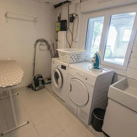 De By Interhome Semesterbostad